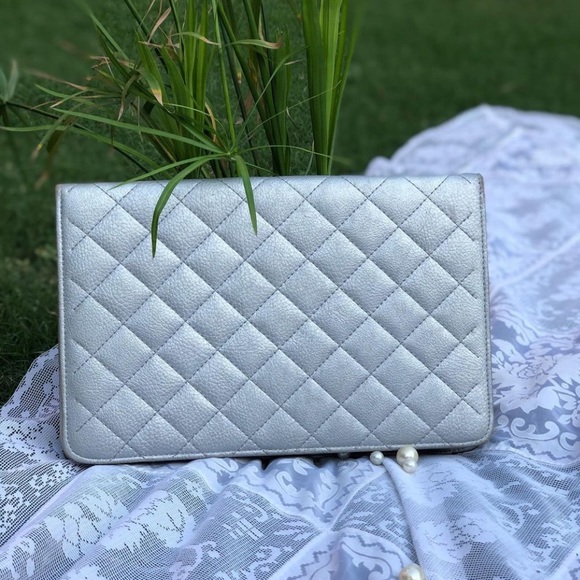 Quilted Silver Party Bag 💫 - Picture 2 of 4